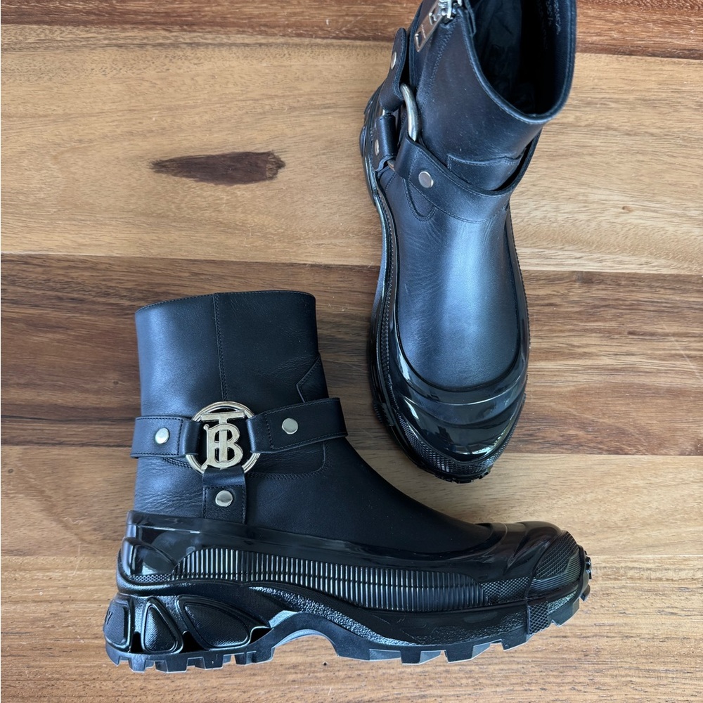 Burberry Black Leather Ankle Boots with Logo Detail